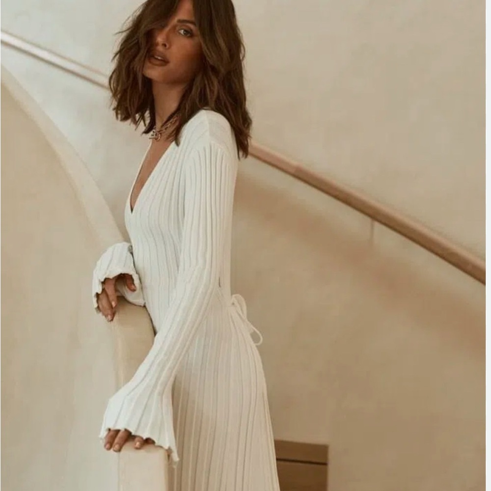 DISSH REIGN WHITE SLEEVED KNIT MIDI DRESS - NWT